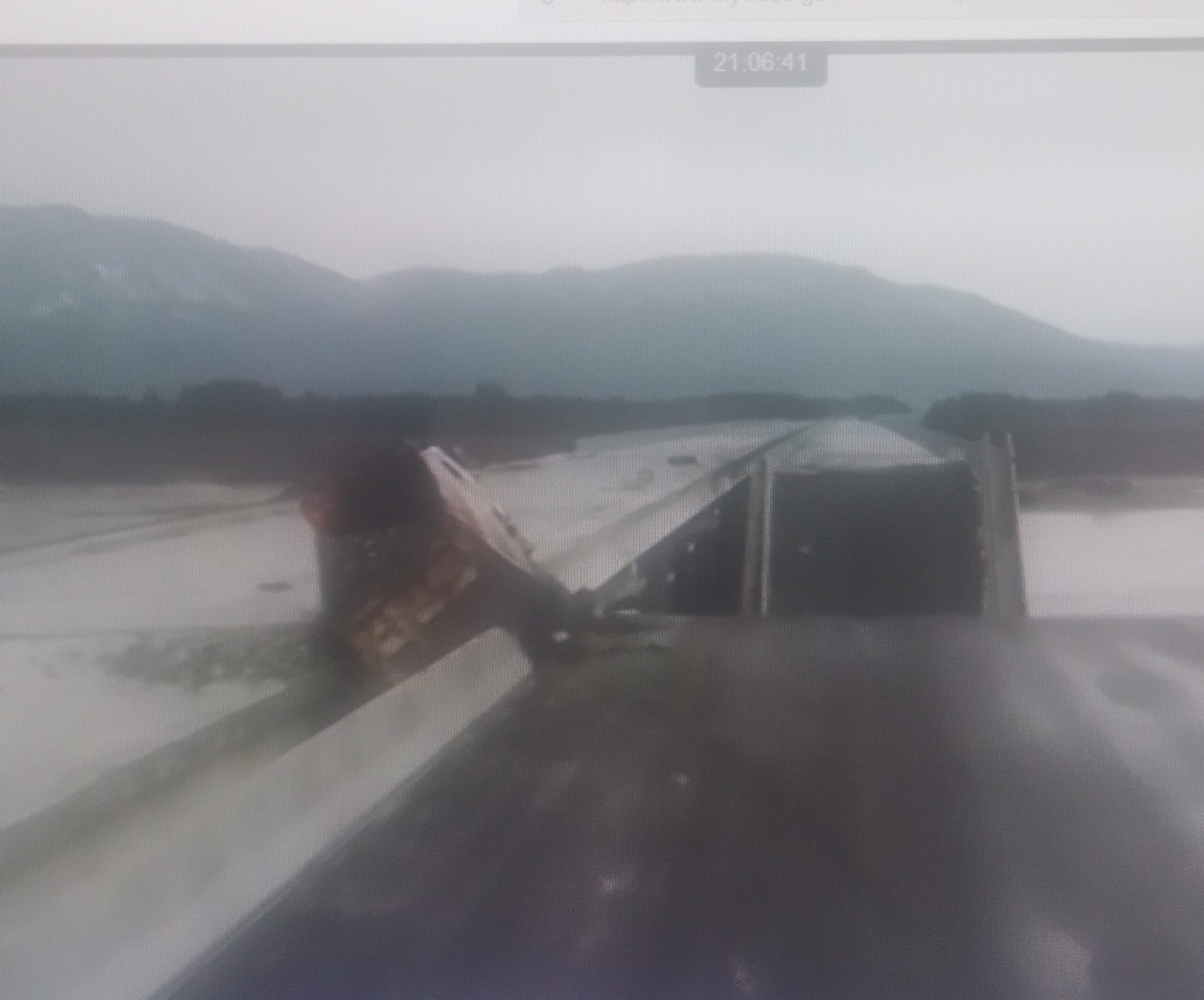 სამტრედია-გრიგოლეთის  მონაკვეთზე ხიდი ჩაინგრა- გაფლანგულია 16 მილიონი ლარი