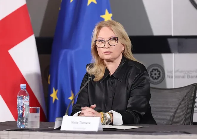 2025 წელთან შედარებით 2026 წელს, მაგალითისთვის, იპოთეკურ სესხებზე საპროცენტო განაკვეთი 1,5 პროცენტული პუნქტით არის შემცირებული